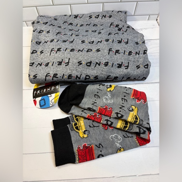 Macy’s Friends Sleepwear Pajama Pants/Socks  XL Gray/Multi Color - Picture 8 of 8